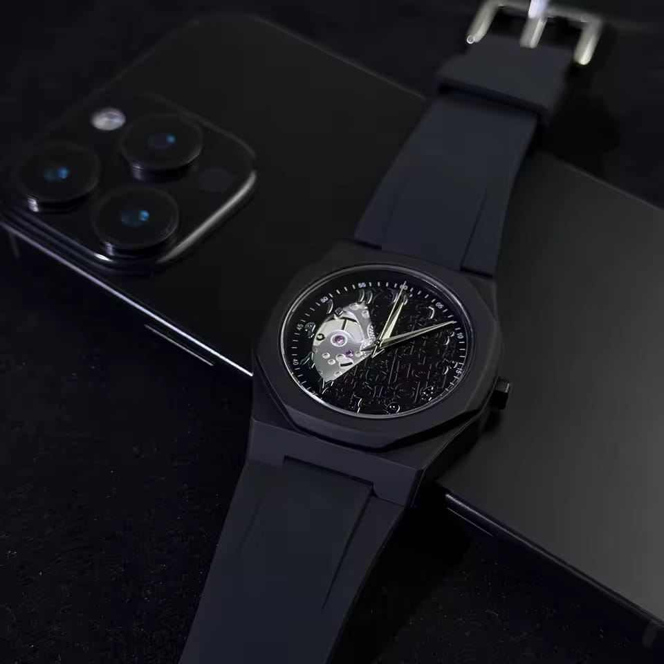AURA WATCH